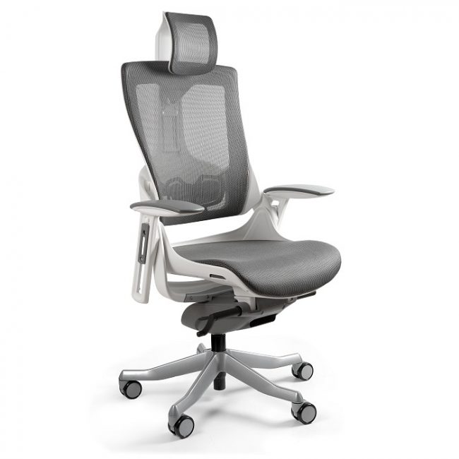 Pilka ergonominė biuro kėdė su reguliuojama aukščio sistema