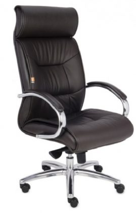 Juoda ergonominė biuro kėdė iš natūralios odos.
