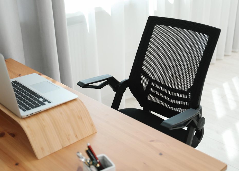 Ergonomiškos kėdės namuose ir biure: ar yra skirtumų?